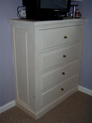 Multi-drawer storage unit