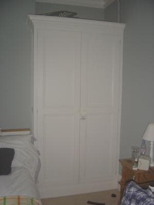 Built-in bedroom wardrobes Cardiff