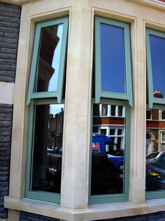 Fixed dummy sash windows for aesthetic consistency