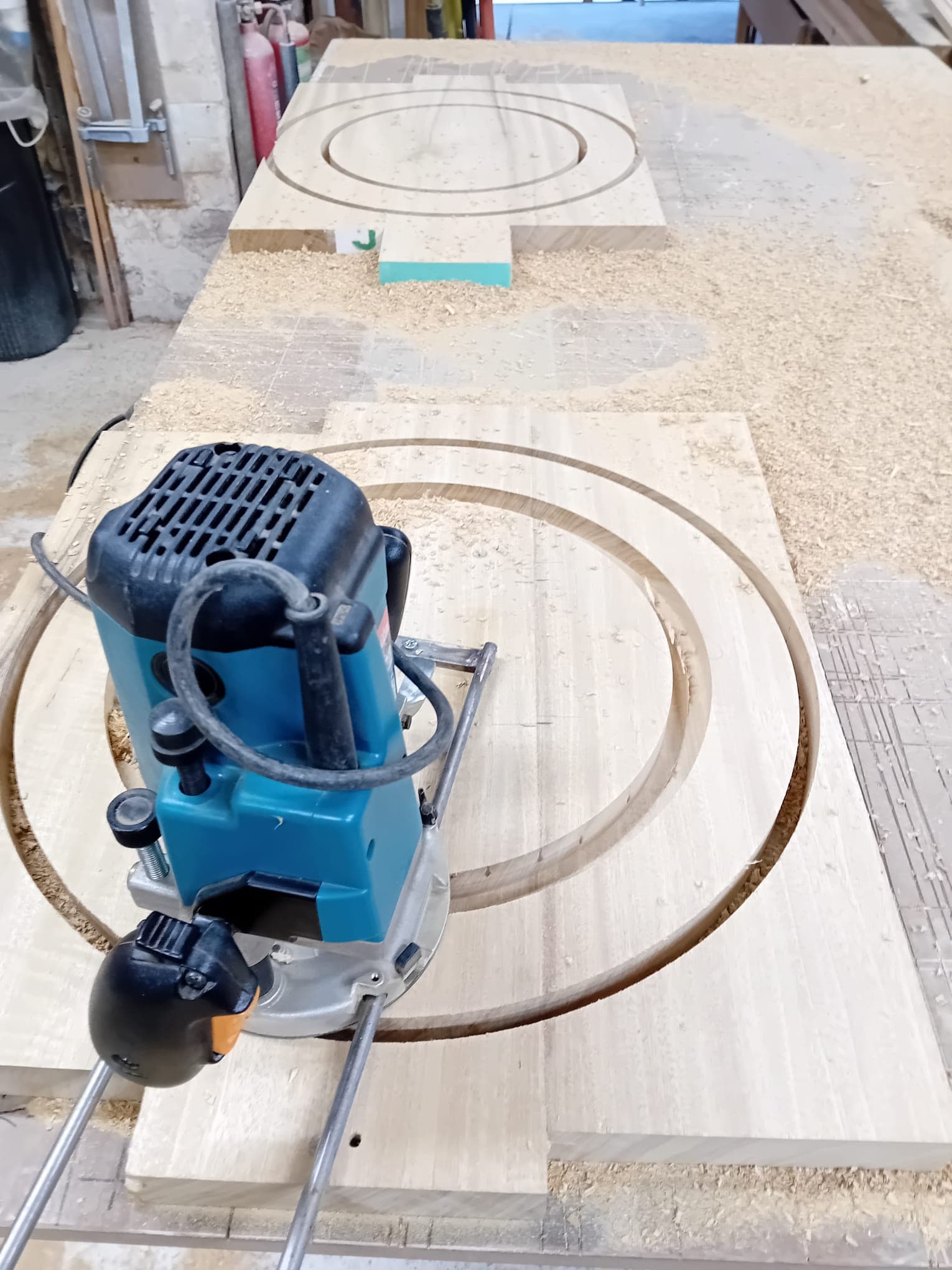 Precision cutting of curved window frame